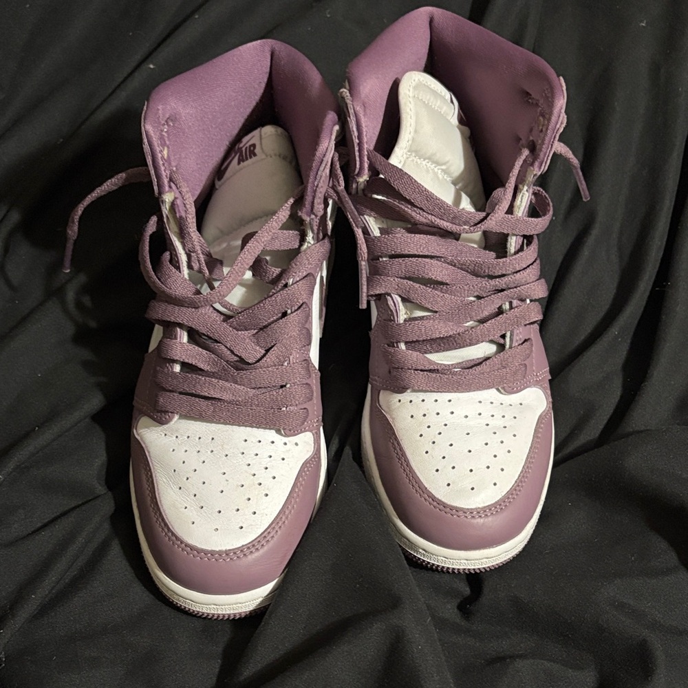 Jordan 1s mauve